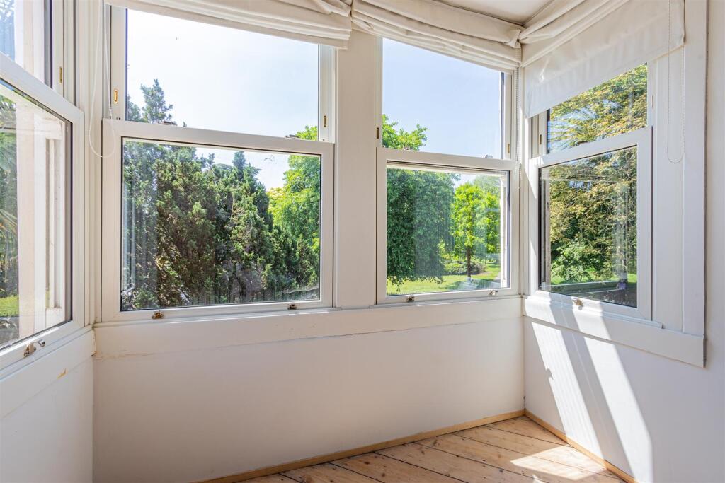 Waterloo Road 2-21.jpg