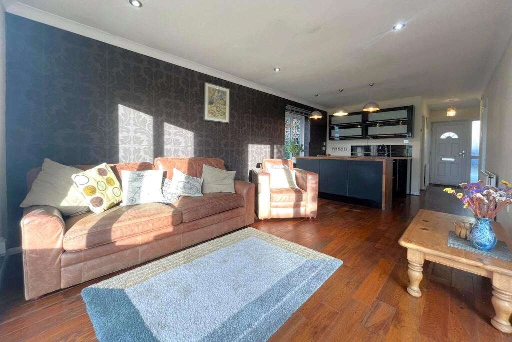 Trinity Hill, Farnham, Surrey, GU9