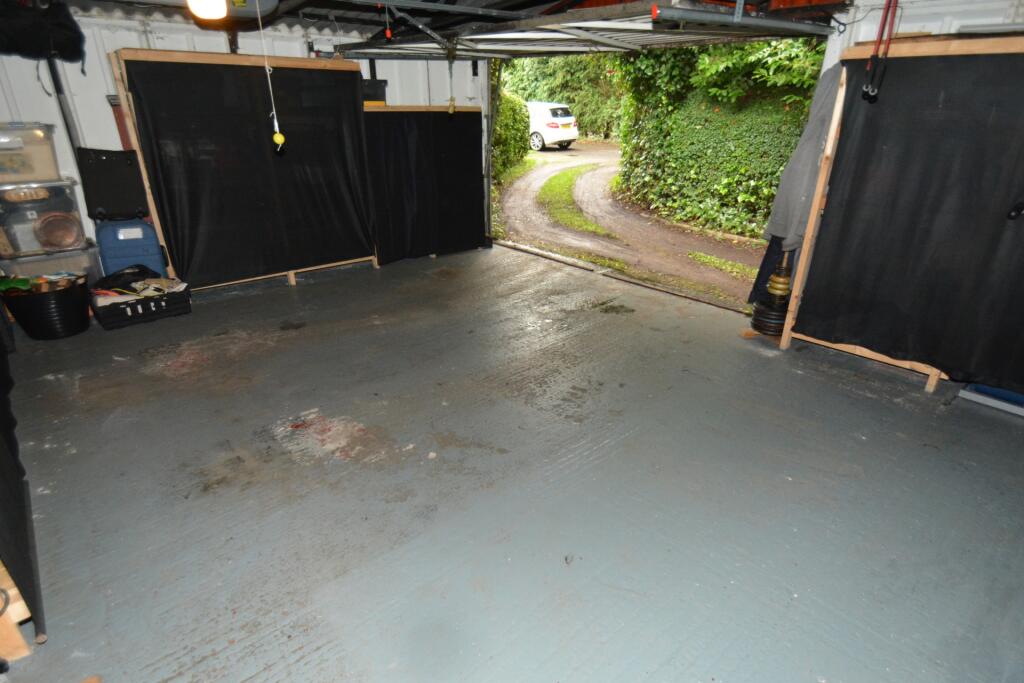 GARAGE