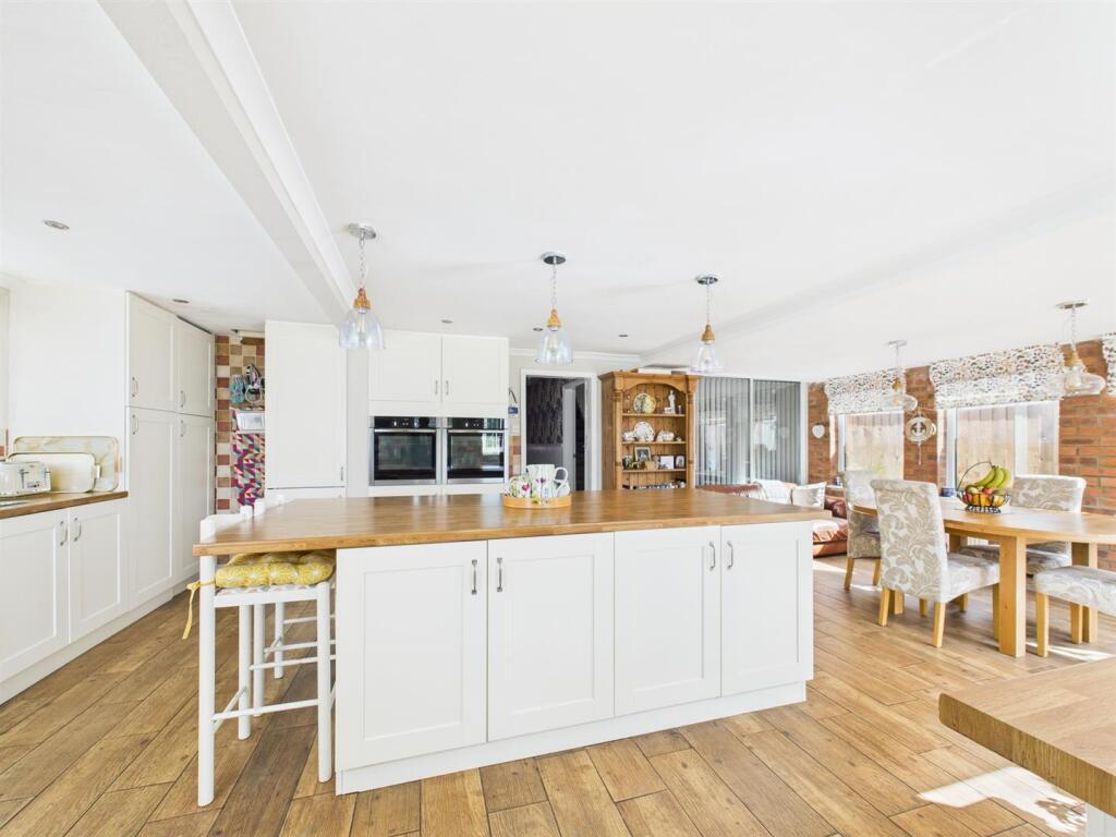 Open Plan Kitchen/Dining Room