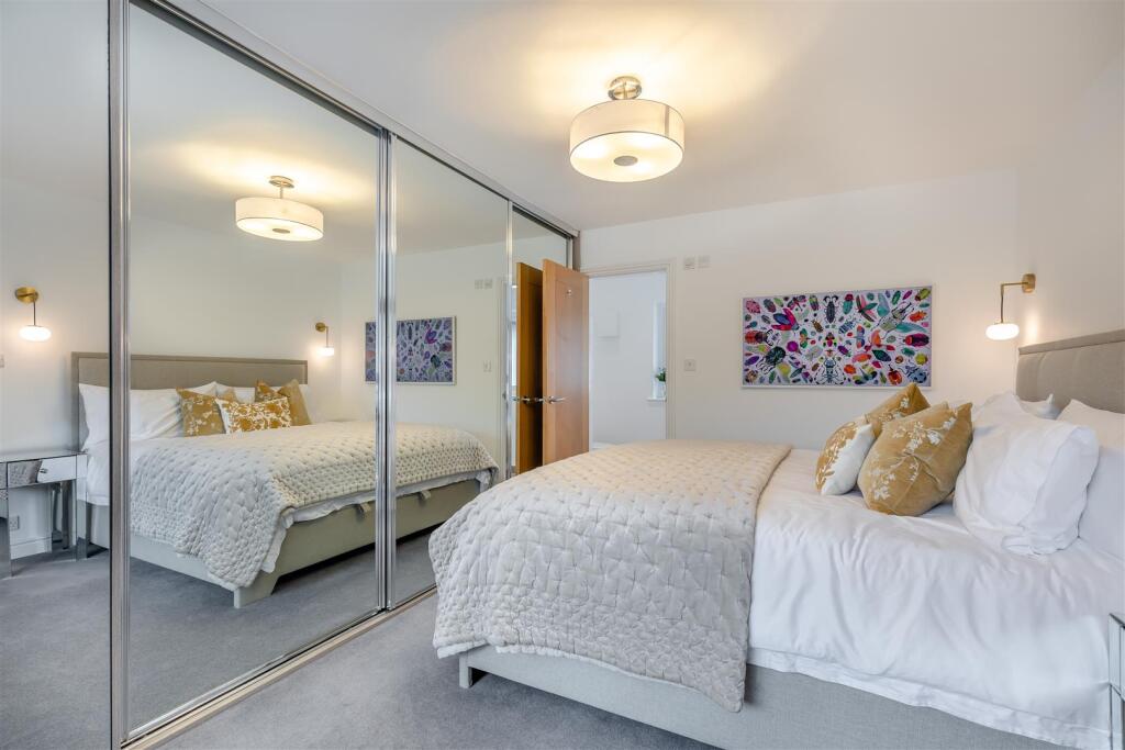 8665443-interior23.jpg