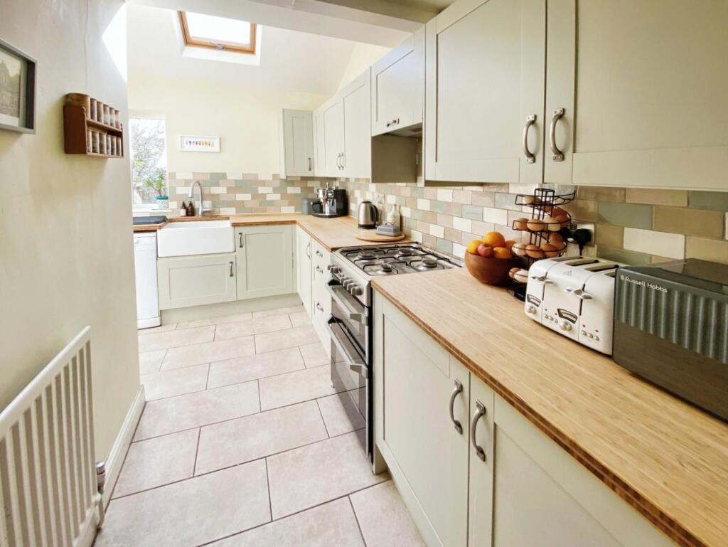 244f5483-Kitchen 201.jpg