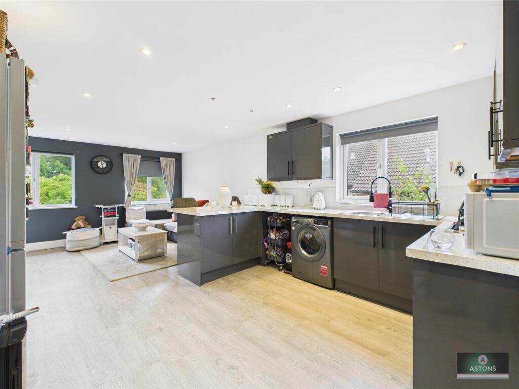 Lounge/Kitchen-Dining Room