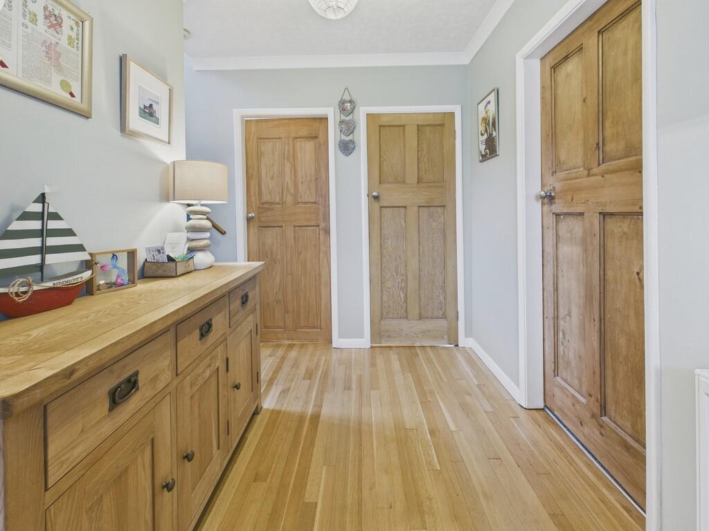 CAM04273G0-PR0217...