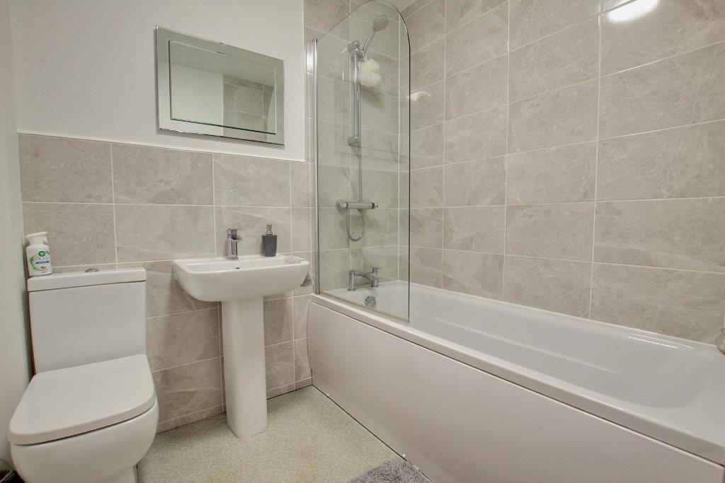 BATHROOM/W.C.