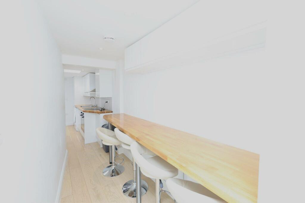 BREAKFAST BAR