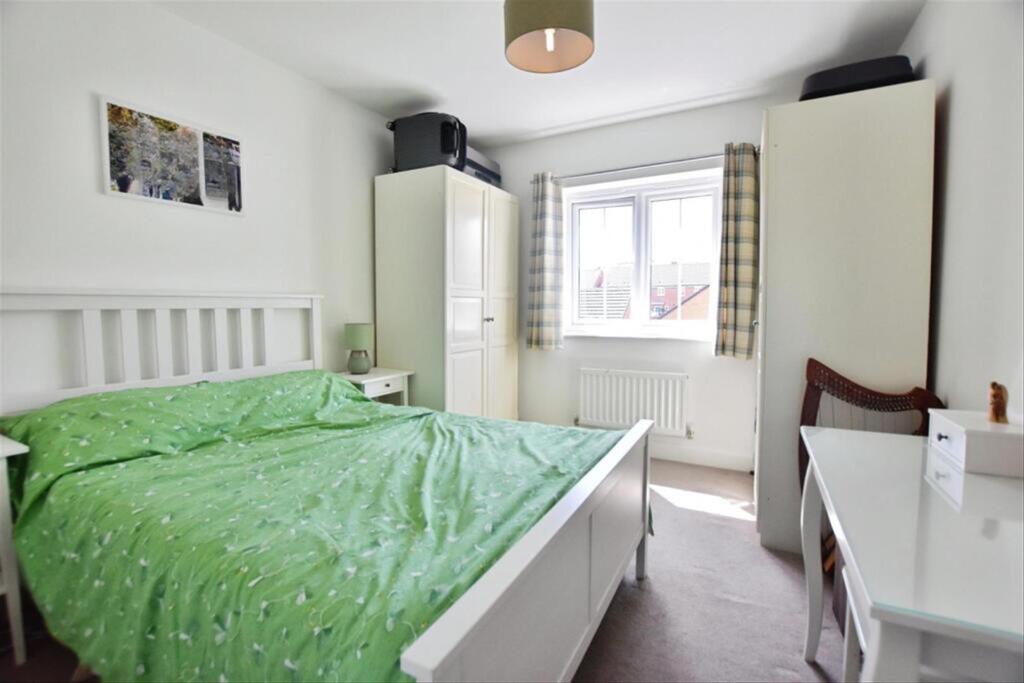 Eagle Close Master B