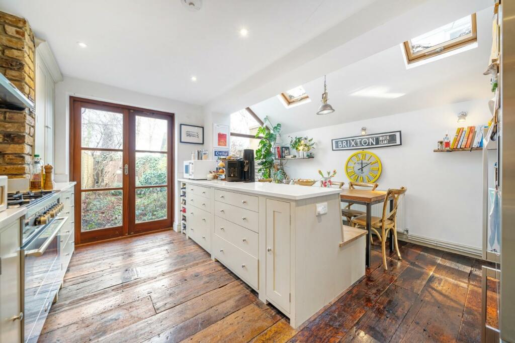 Kitchen (2).jpg
