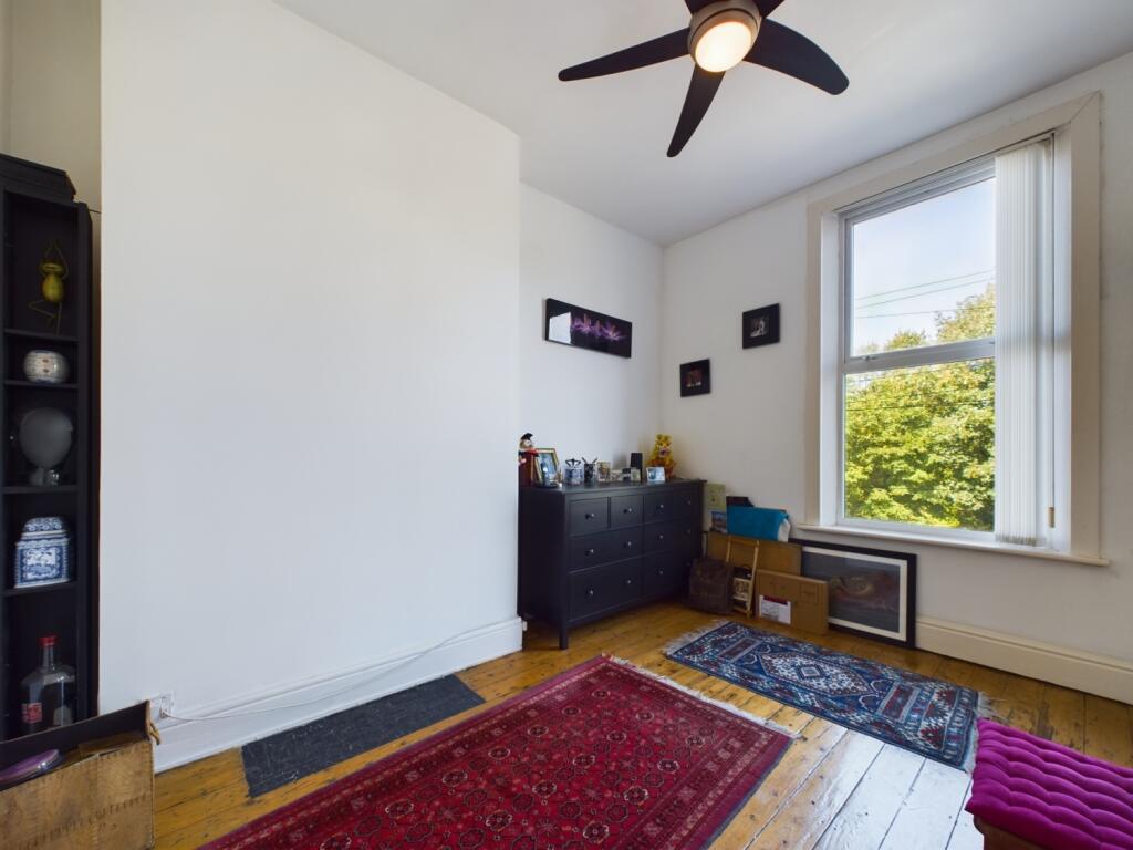 CAM02386G0-PR0085-STILL007