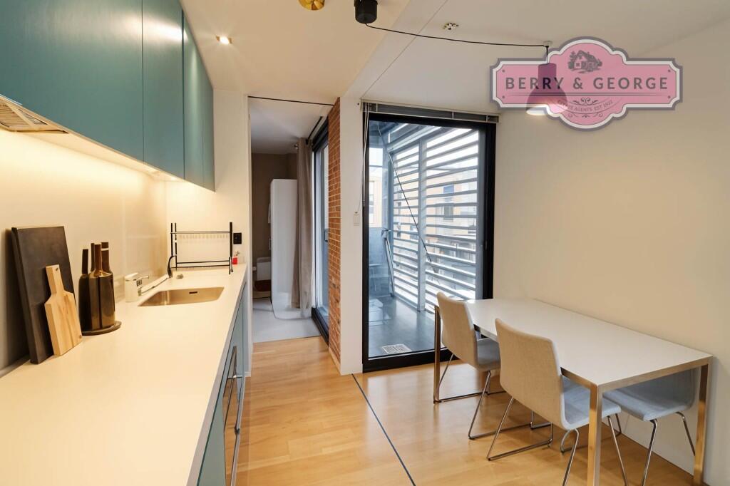KITCHEN / DINER