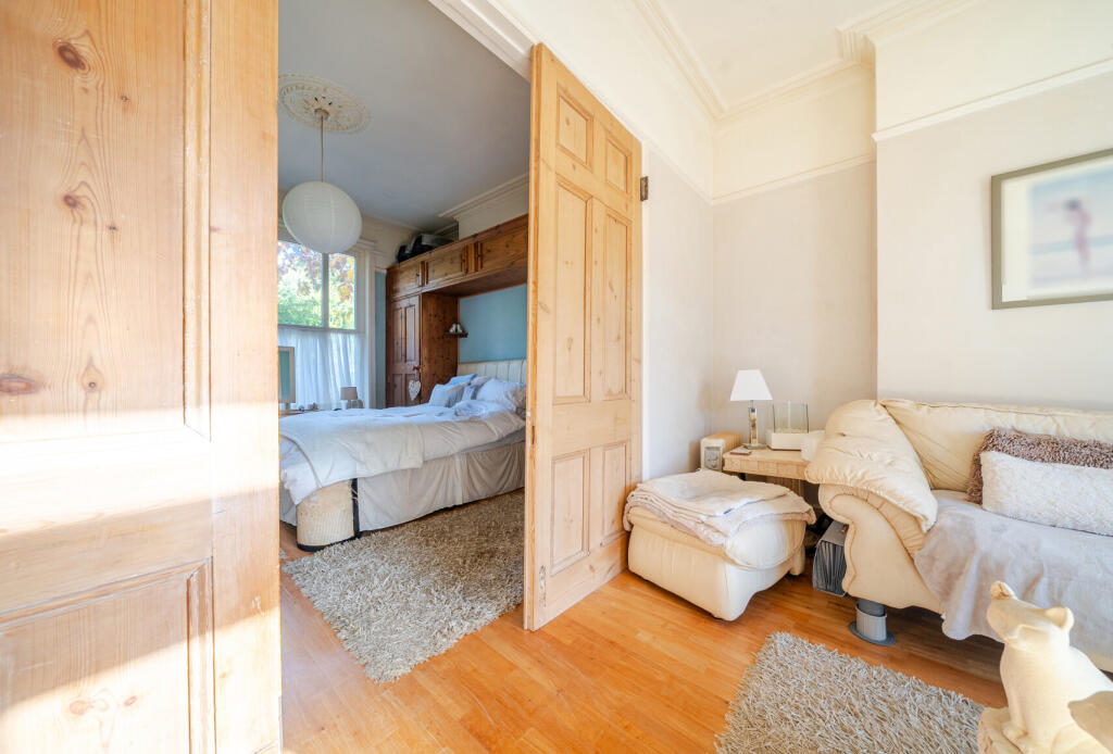 1371403-11-68f752...