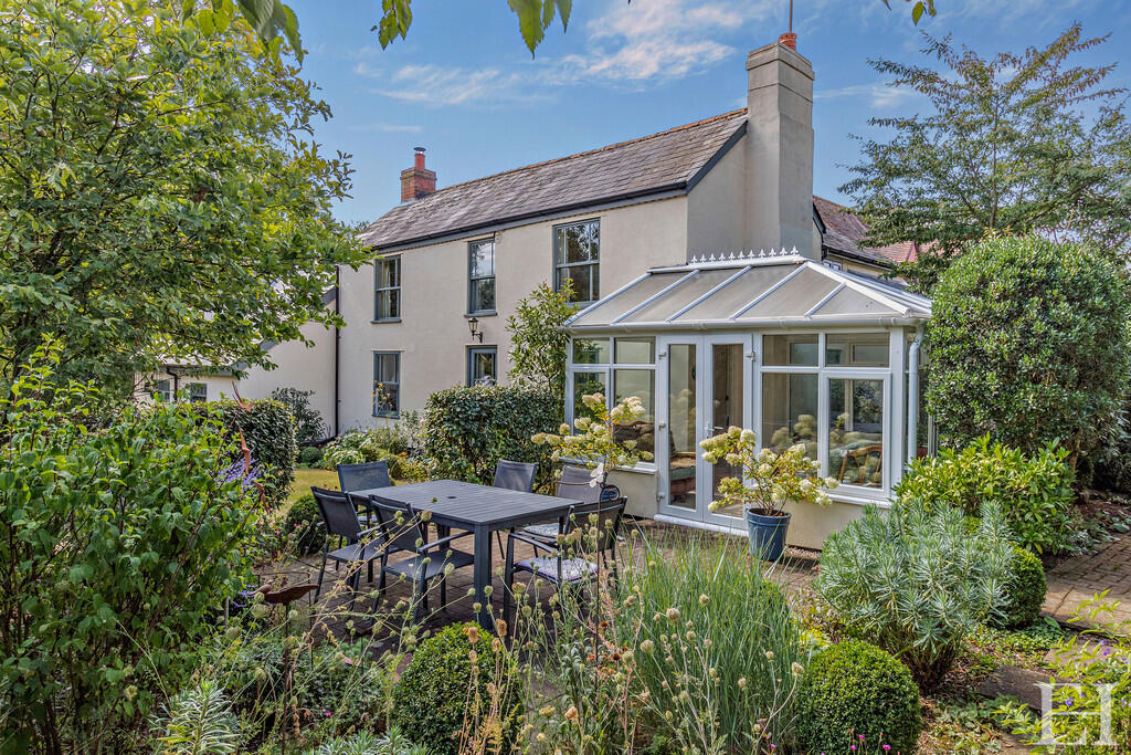 8658864-exteriorW...