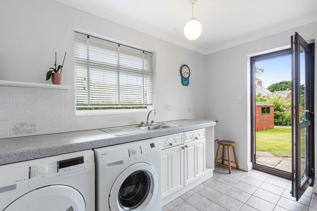 A20 - 4 Nurseries...