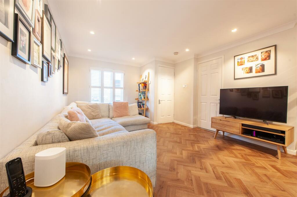 Sitting Room..jpg