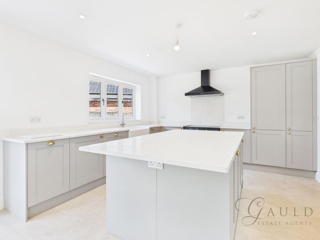 Kitchen / Dining Area