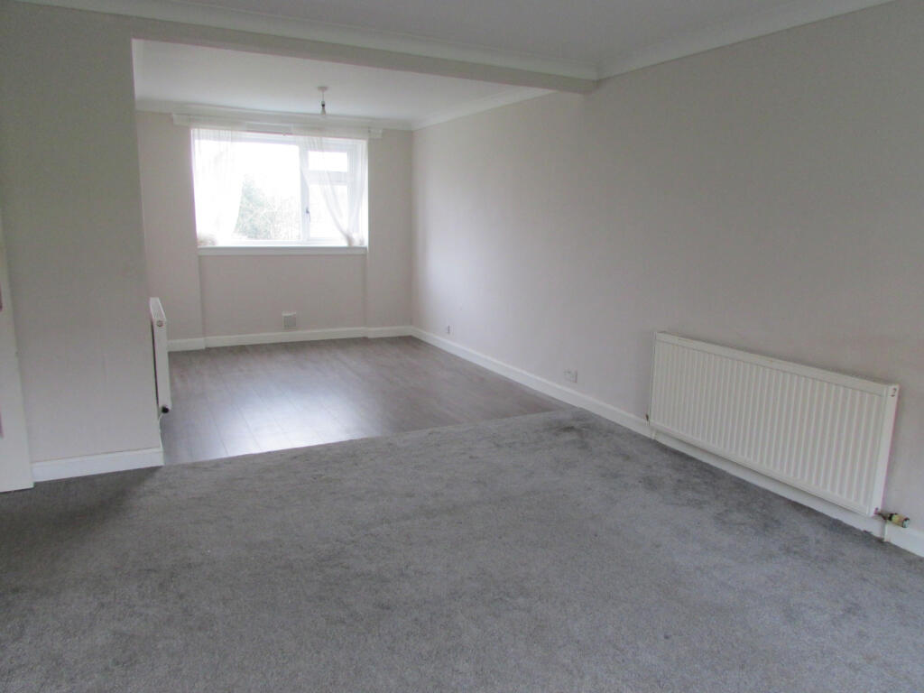 Lounge/Dining Area