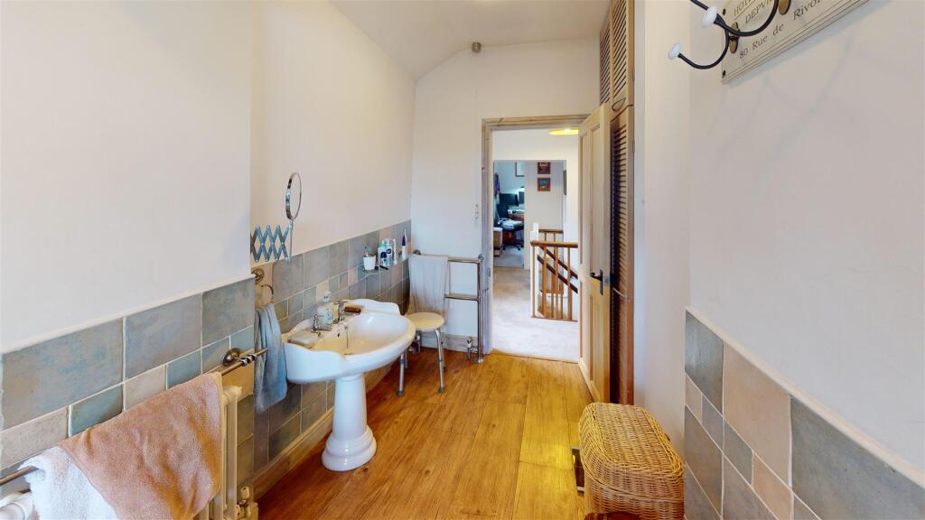 The-Coach-House-Bathroom 2.jpg
