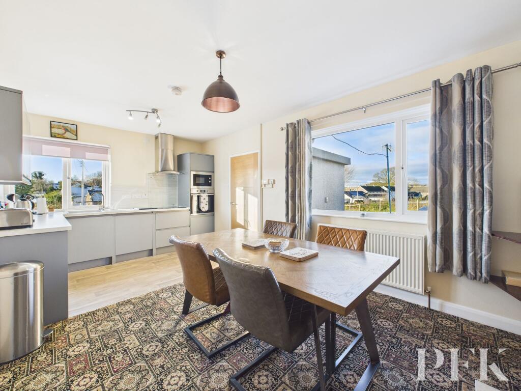 Kitchen / Dining