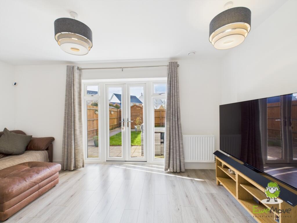 CAM03778G0-PR0186-STILL008