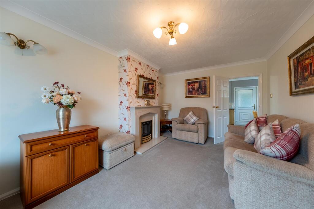 61 Blackcroft Avenue-005.jpg