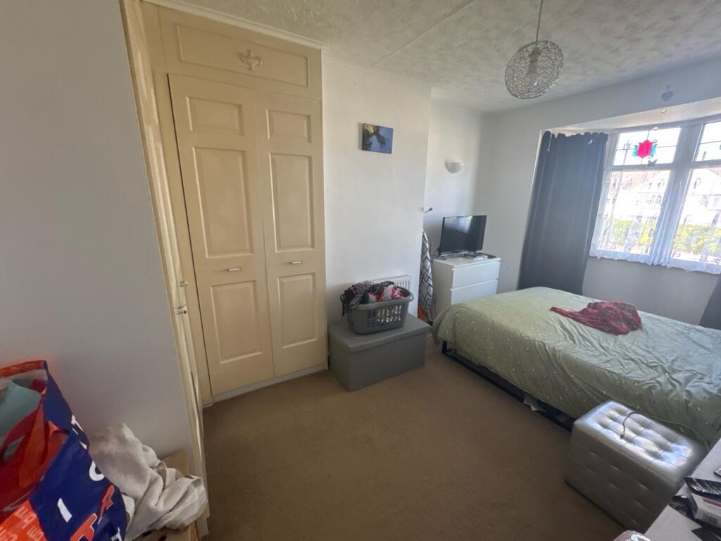 ad708924-4186-4f3...