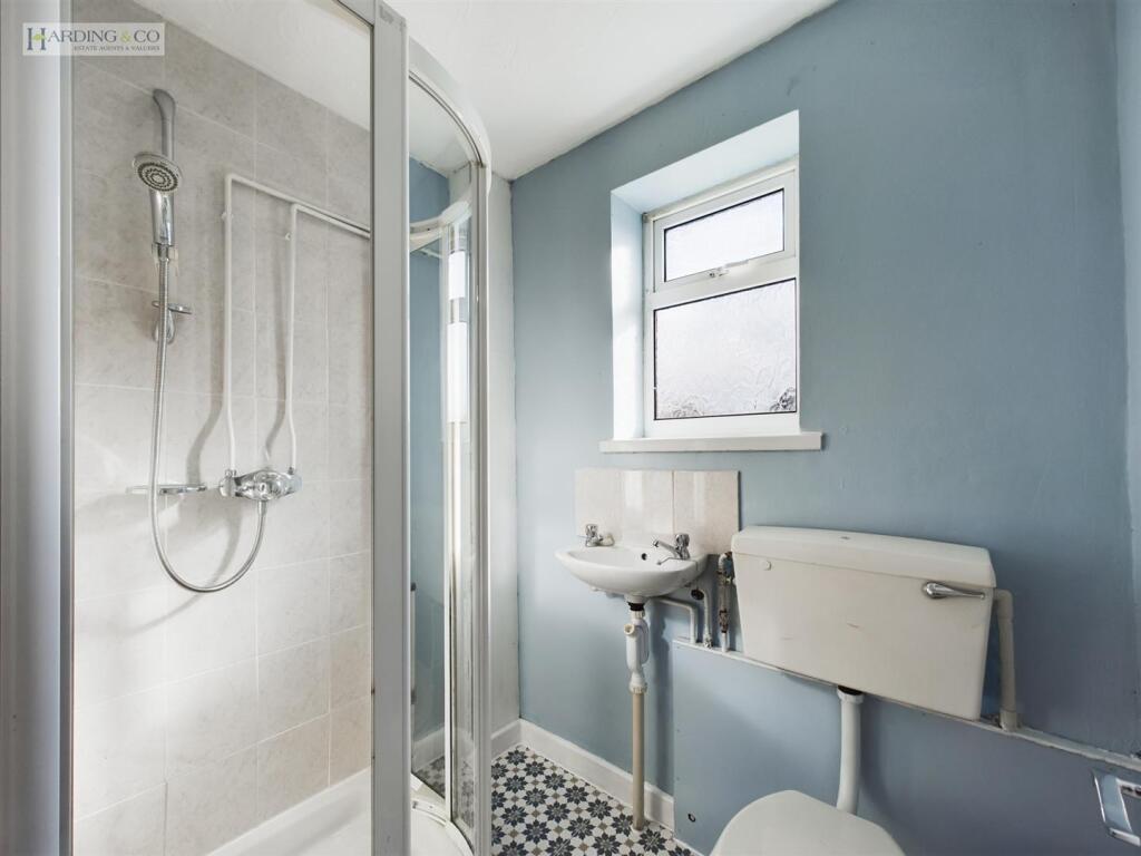 Downstairs Shower.jpg