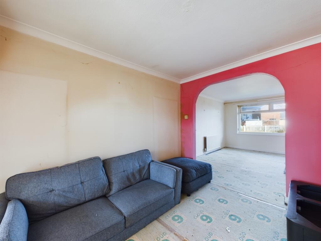 CAM02386G0-PR0115-STILL009