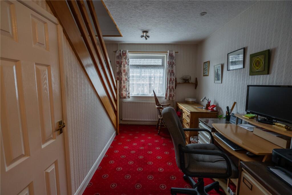 Entrance Hall/Office