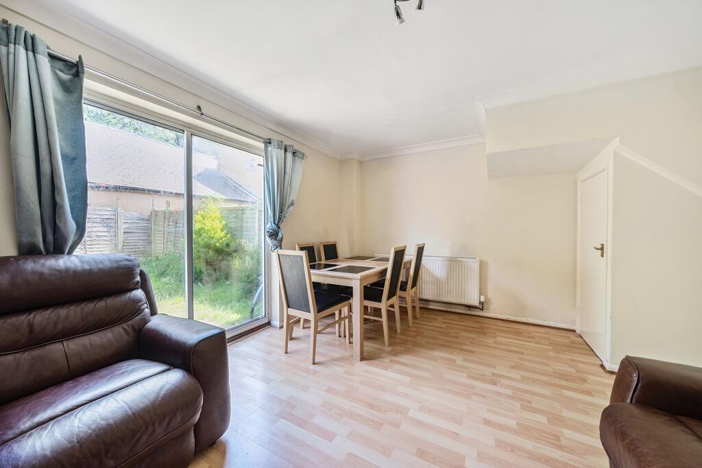 Sitting Room / Dining Room
