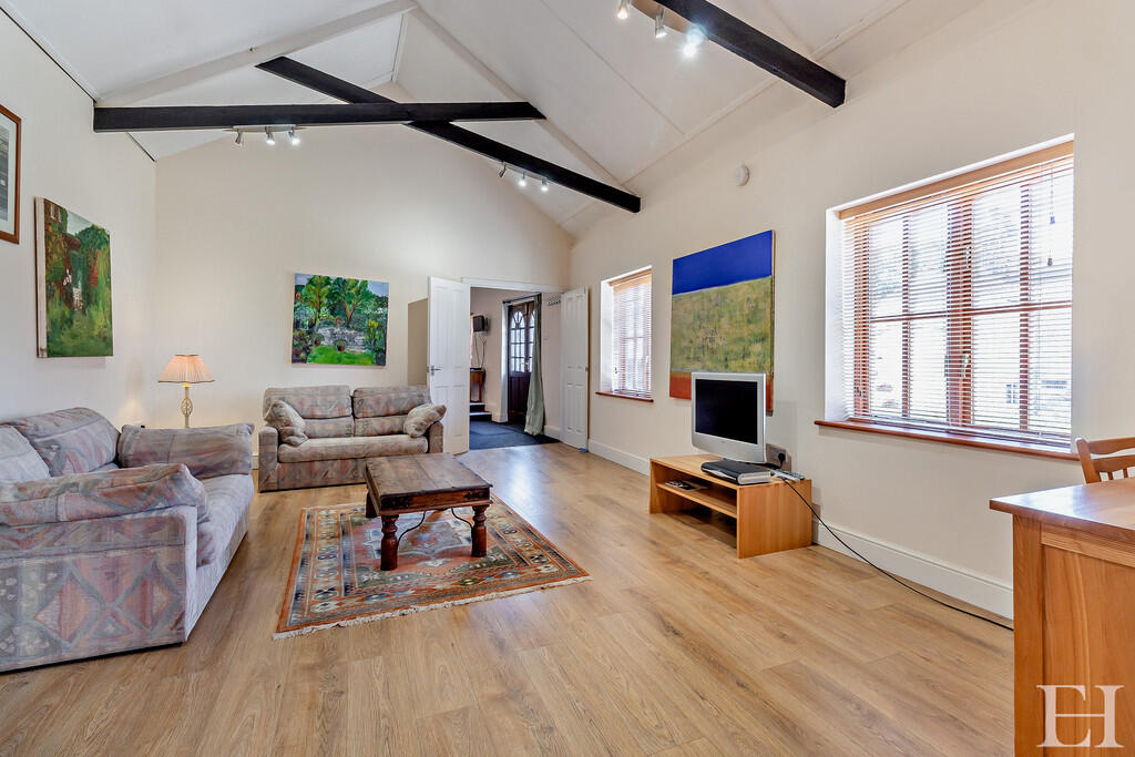 8658493-interiorW...