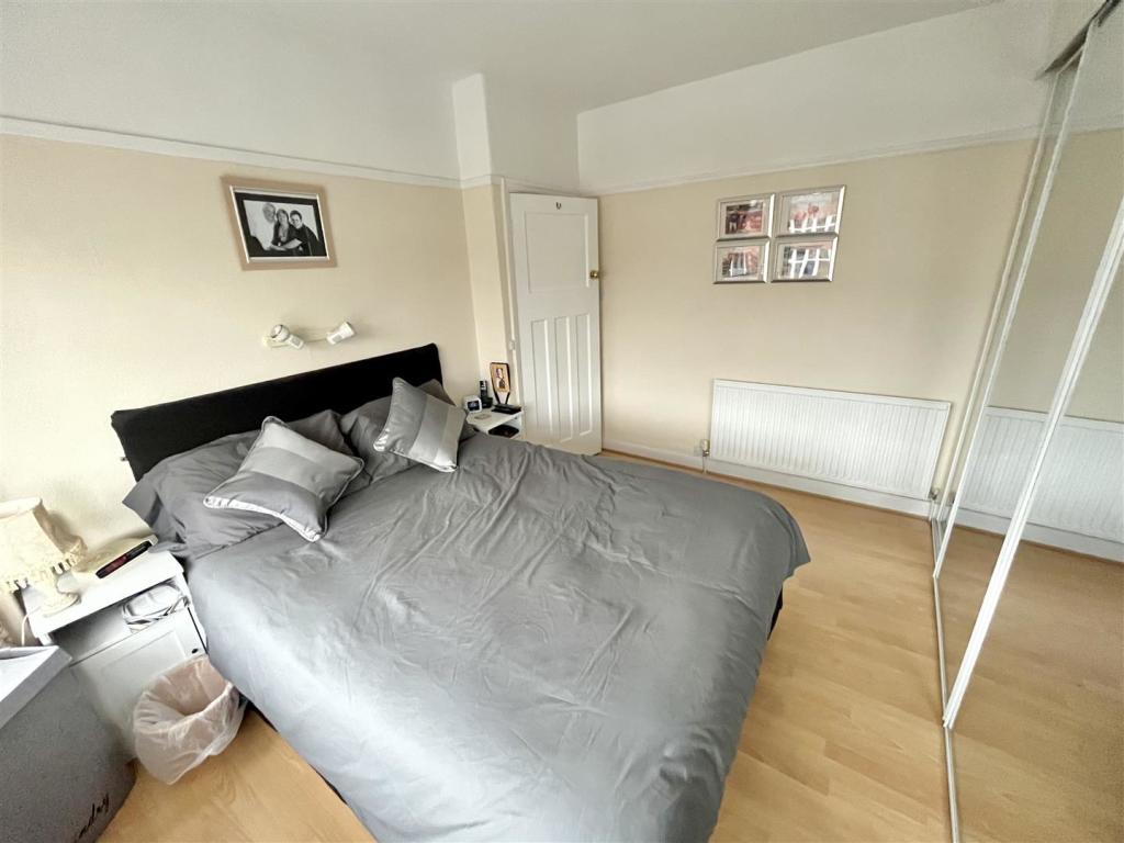Bedroom 1 Aspect 3.jpg