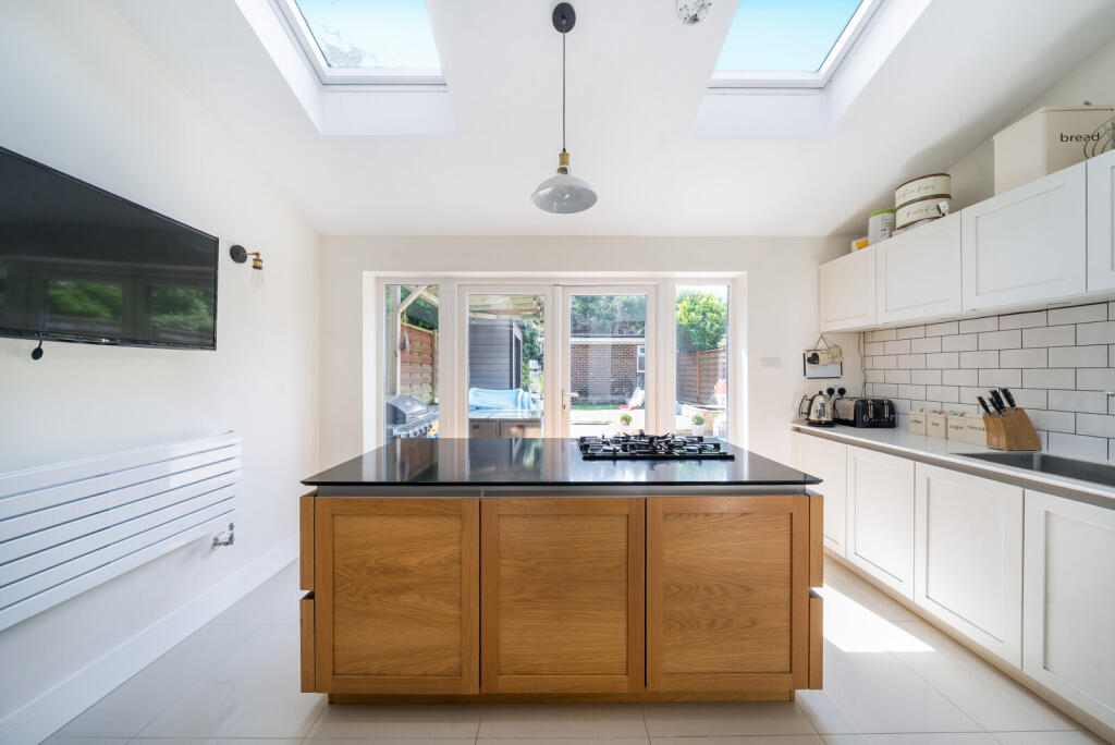 1306879-11-684851...