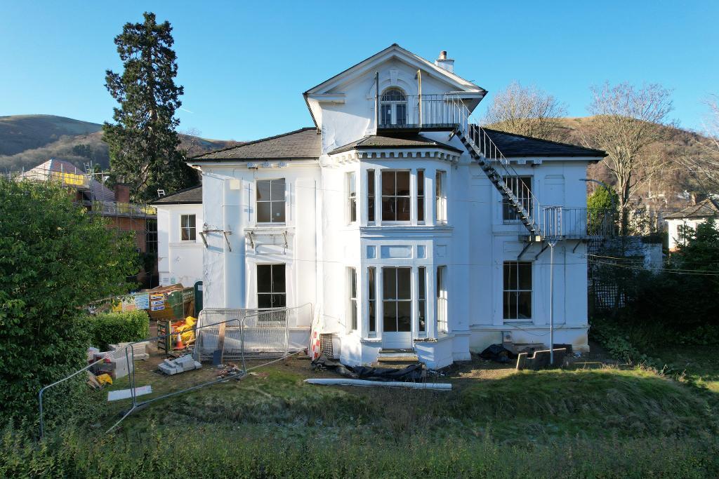Handsome development of 11 apartments