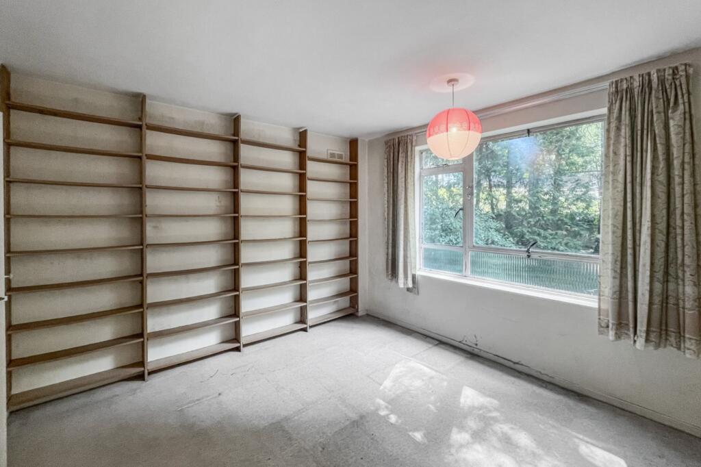 7 Marlowe Court, Lymer Avenue, Dulwich, London SE19 1LP