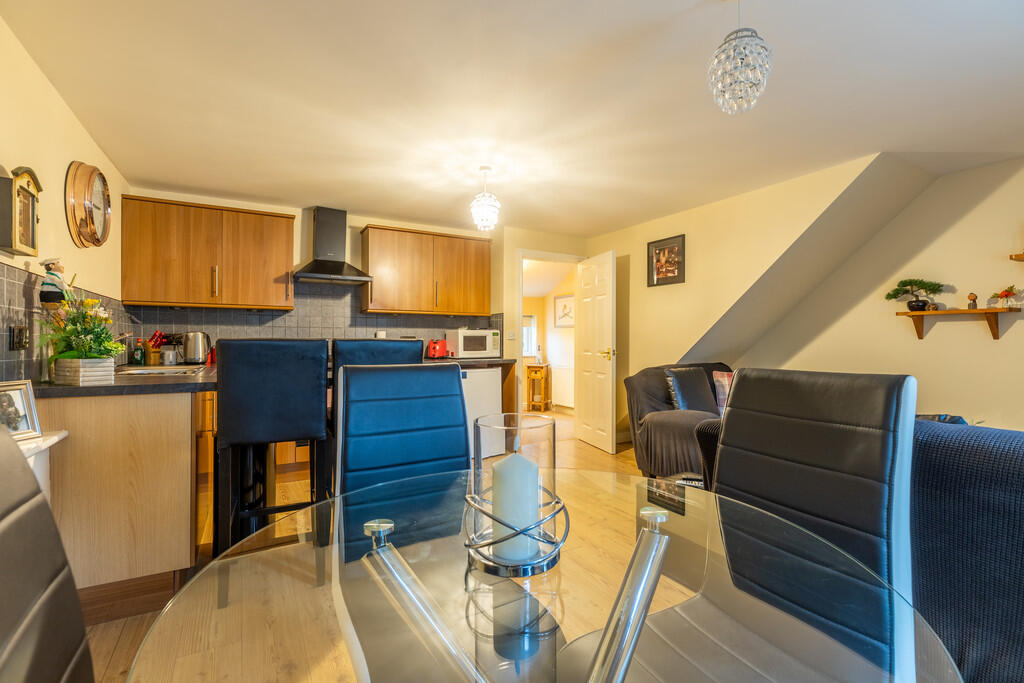 Living Room/Kitch...