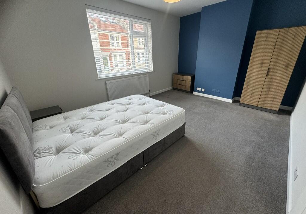 Bedroom 5 @ £825pcm