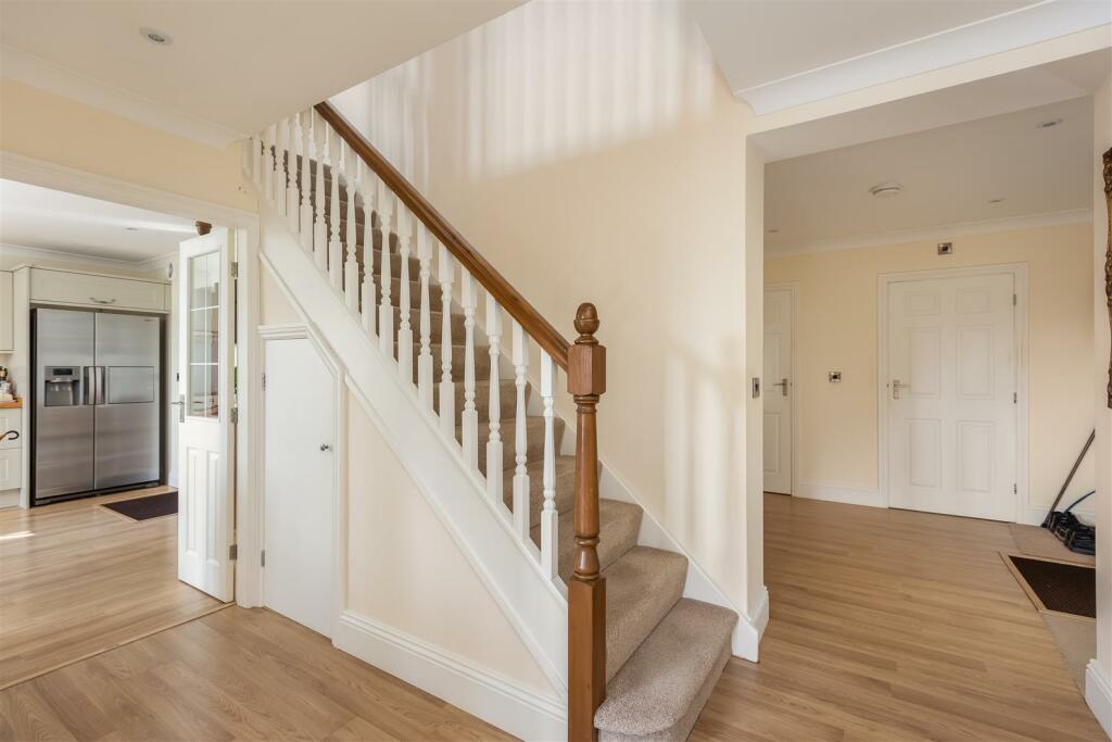 Thornton View 8 Hallway-1.jpg