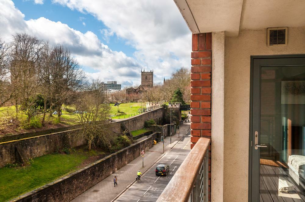 Balcony_3.jpg