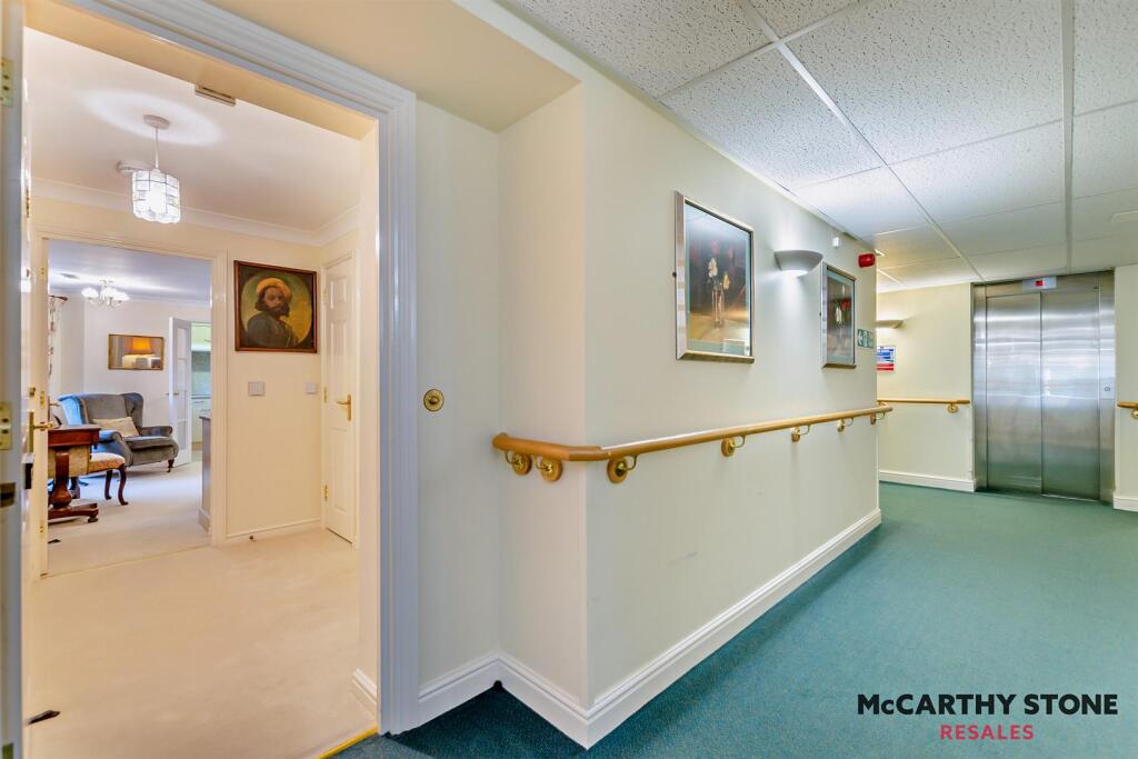 8627110-interior20-800.jpg