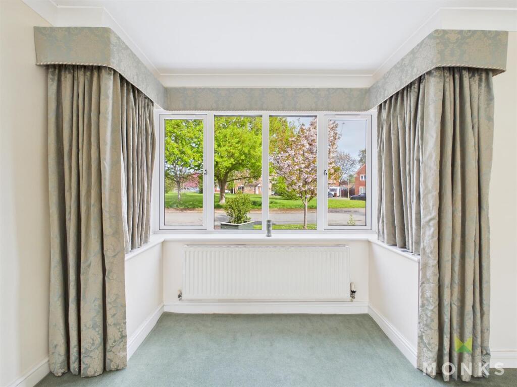Lounge Bay Window