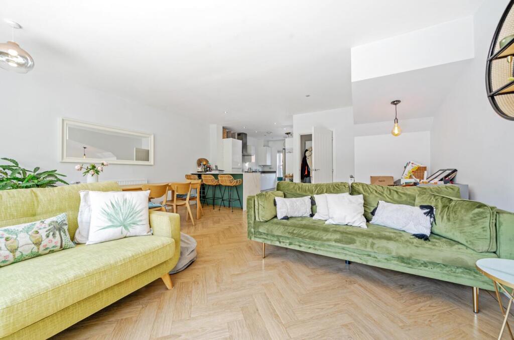 1312142-19-684d7c09977a9.jpg
