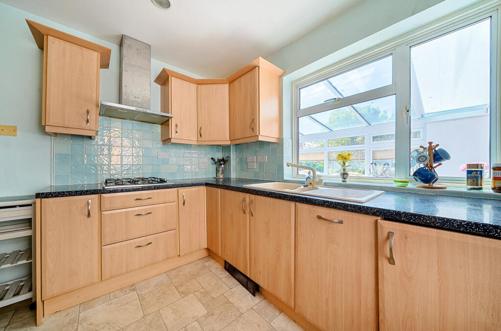 1296612-31-682b53...