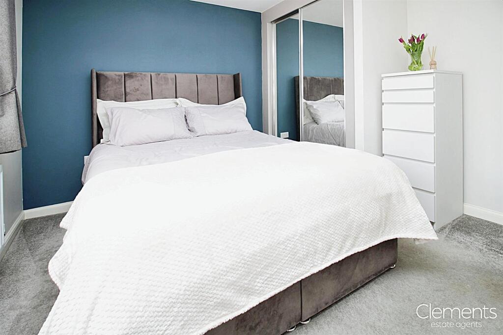 791a3c5d-BED 201 202.JPG
