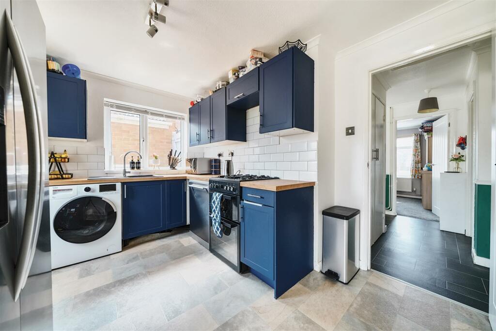 Thirlmere Avenue for sale by Guildcrest Estates - 