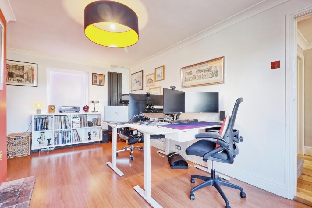 Living Room/Bedroom