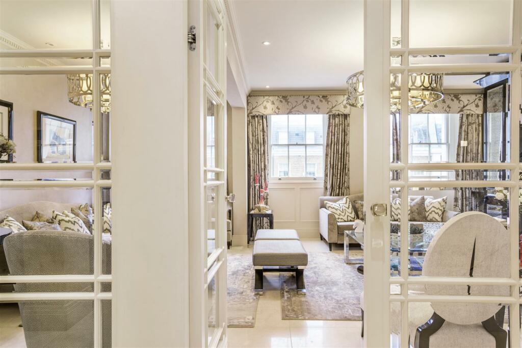 63813_26C Eaton Place  (17).jpg