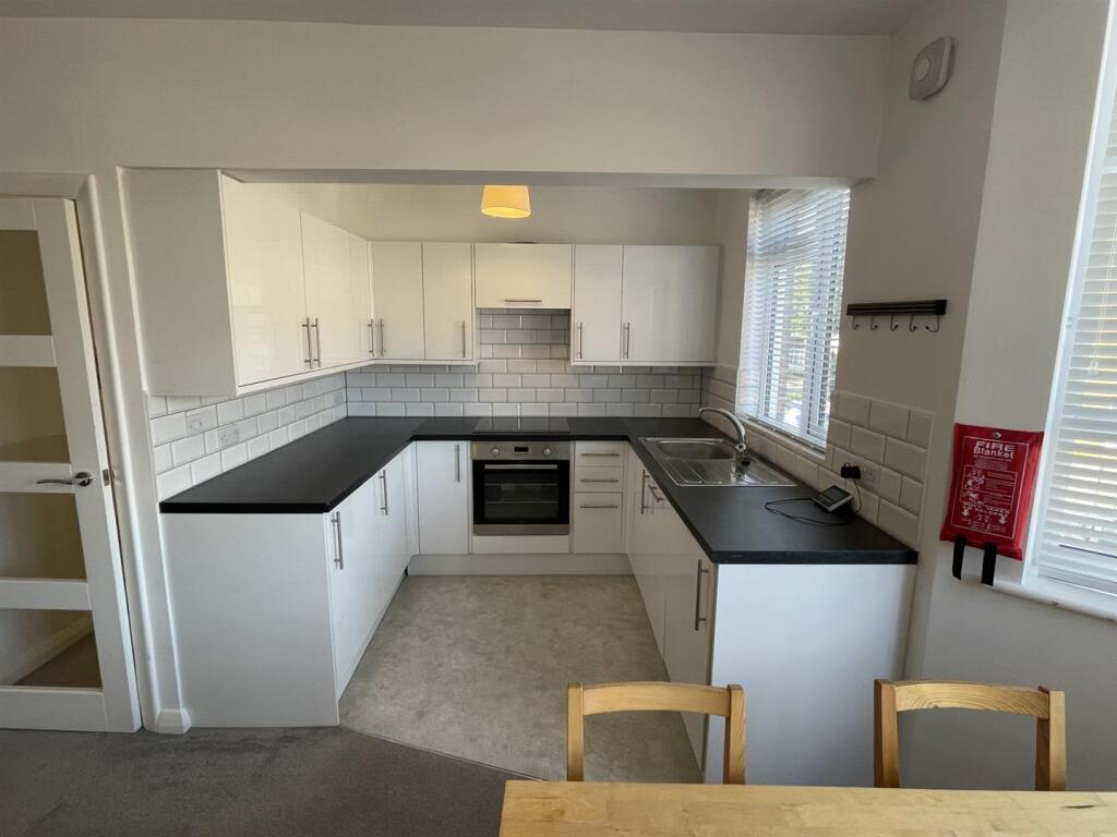 Kitchen 3.jpg