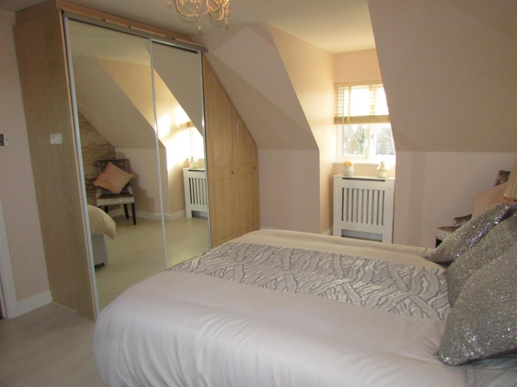 NewOakCl34bed4.JPG