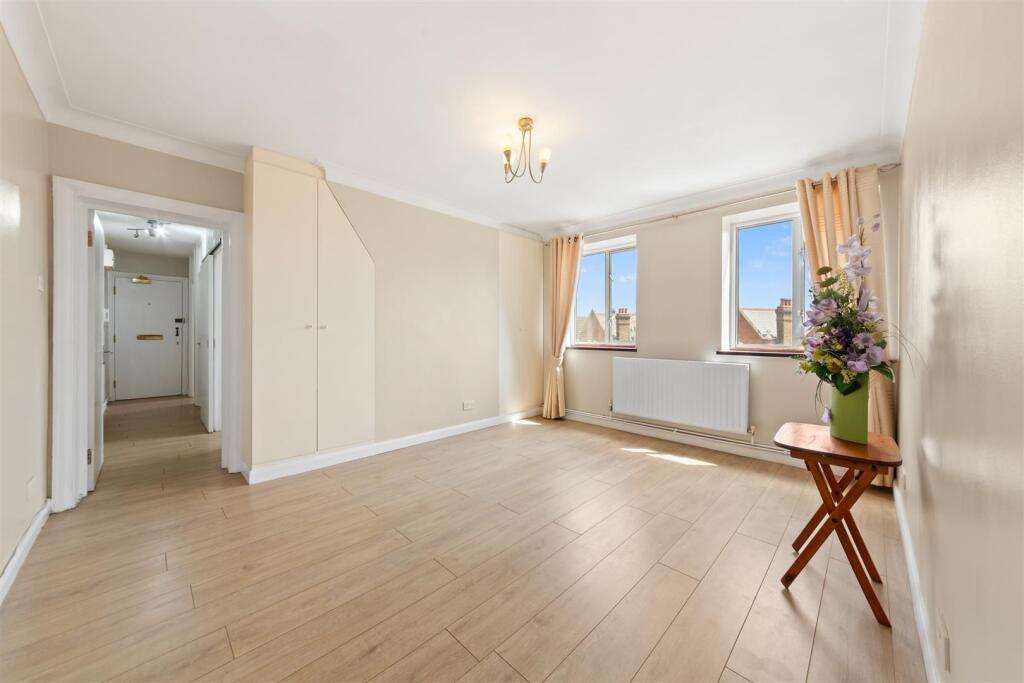18 Marion Court, SW17 0RU-2.jpg