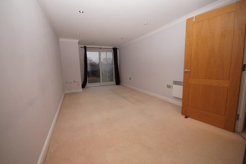 17 Lakelands Court